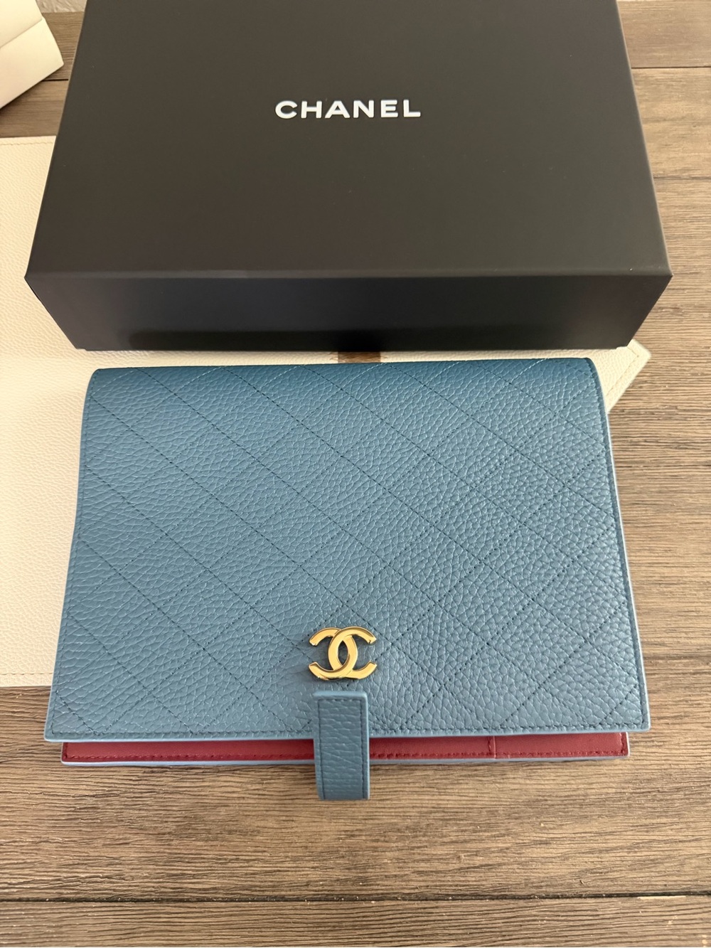 CHANEL Light Blue Quilted Leather Agenda Cover with Gold CC Clasp,notebook - Picture 4 of 7